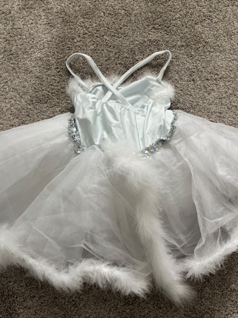 Revolution Snow Angel cat costume XXLC - Picture 2 of 3